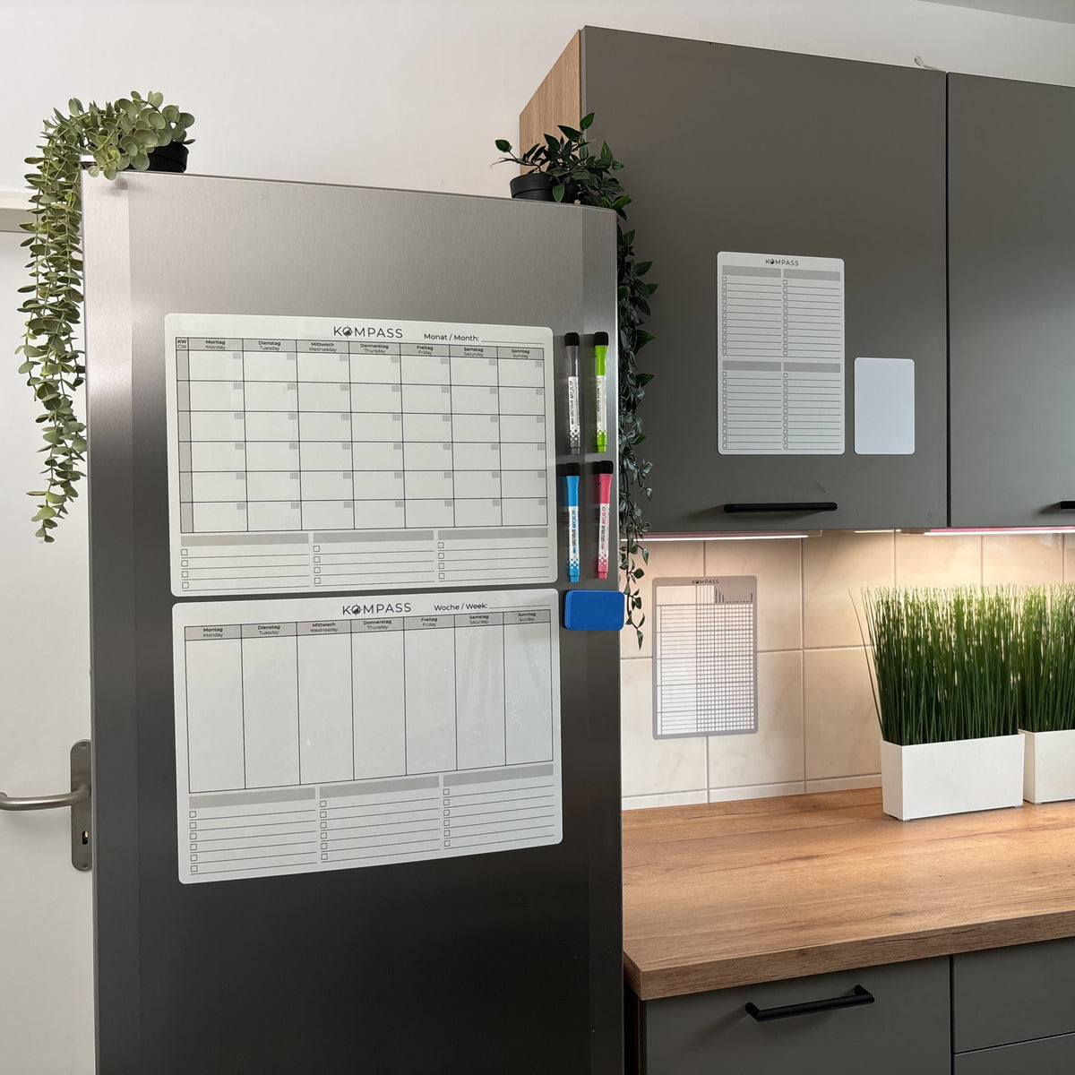 Selbsthaftende Planer & Whiteboards